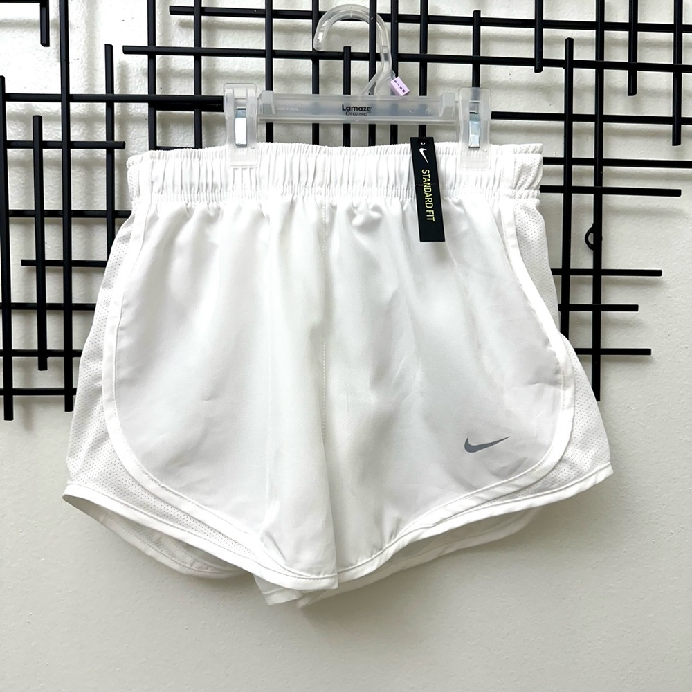 NWT Nike Women's Tempo Running Shorts Size XS White